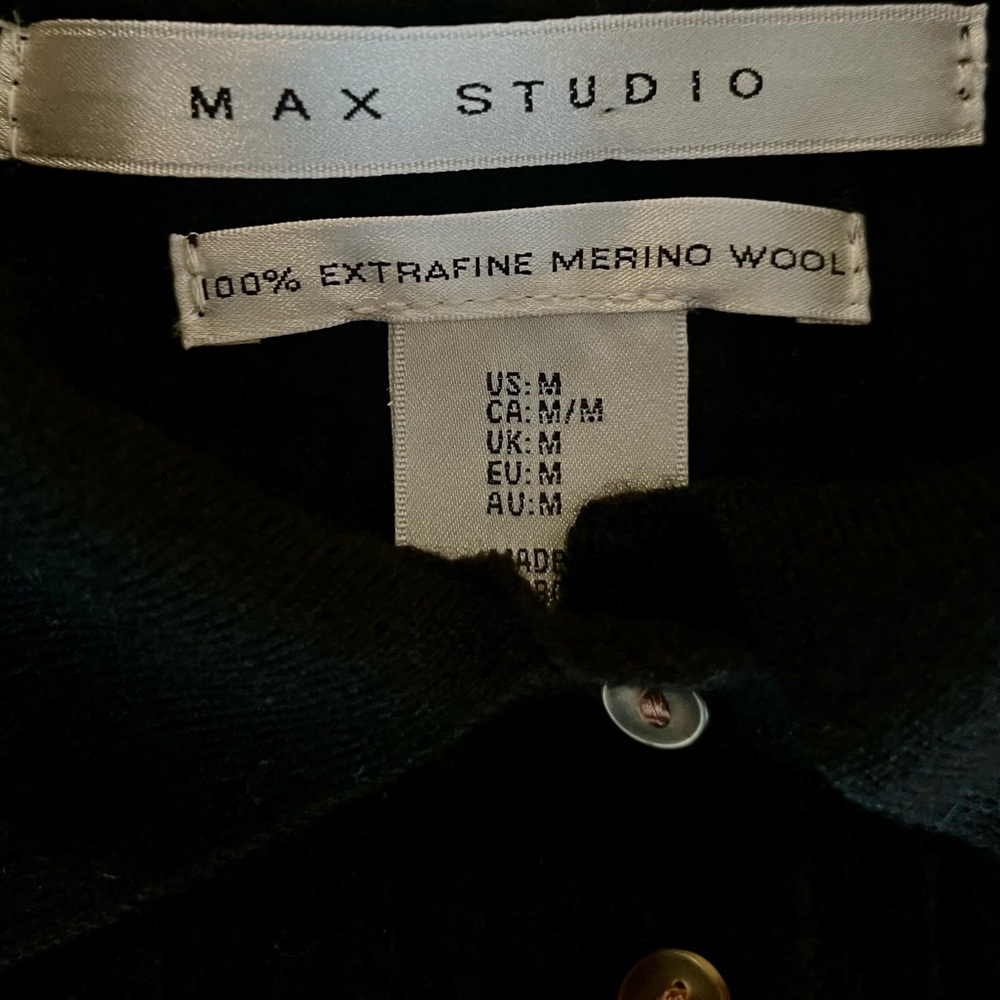 🖤 Max Studio tee 🖤 - Picture 3 of 3